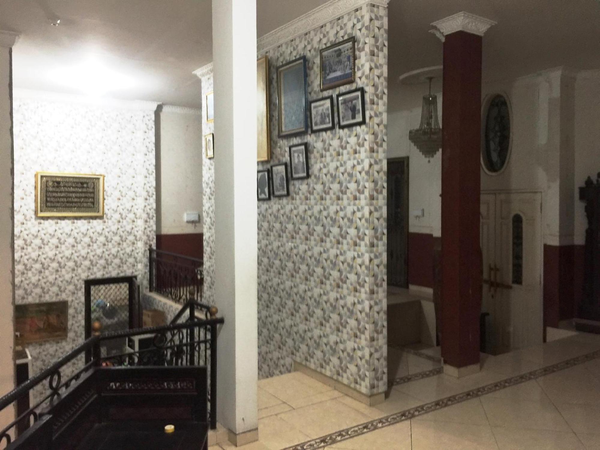 Spot On 93880 Guest House Bu Iin Syariah Sidoarjo Exterior photo